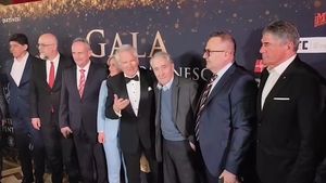 Valentin Ceaușescu e istorie! Prezentul ne chinuie și ne omoară