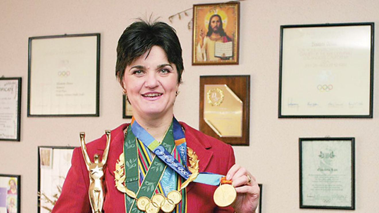 Lipă: "Predau ștafeta finei!"