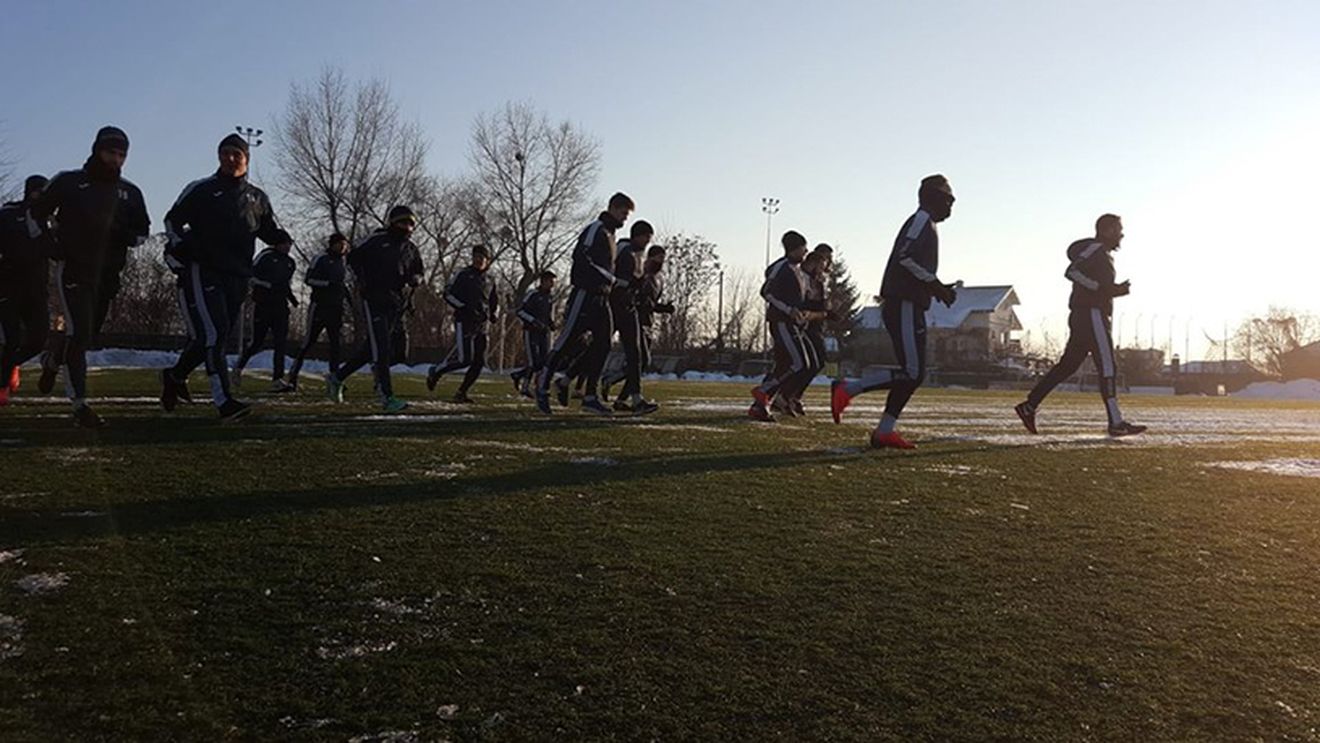 Reunire fără surprize în Copou. Stoican a avut 19 fotbaliști la primul antrenament al anului. Absenții și jucătorii puși pe liber