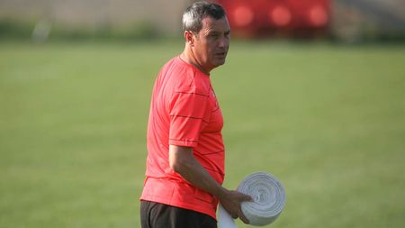 Rednic: "Sunt în Belgia, urmăresc jucători!"