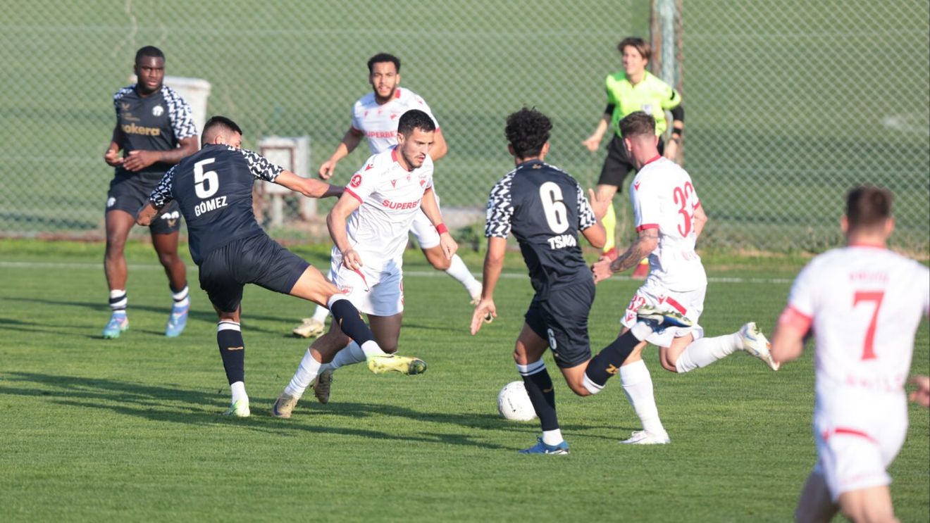 Apariție surprinzătoare la amicalul lui Dinamo! Un antrenor de Liga Campionilor a pus ochii și pe vedetele lui Zeljko Kopic. Unde a stat în tribună pentru a trece neobservat. FOTO EXCLUSIV