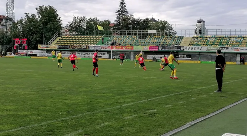 CS Mioveni s-a bătut singură contra Reșiței! A jucat în inferioritate după ce a cedat la o gafă de arbitraj și apoi și-a dat autogol. Alin Chița: ”E greu de digerat”
