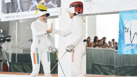 Două degete rupte pentru titlul 8.** Ana Maria Brânză a plătit un preț imens în finala de la spadă