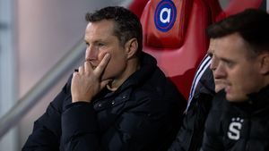 Antrenorul celor de la Sparta Praga, Brian Priske, despre meciul cu Universitatea Craiova: „Nu va fi simplu, a câștigat împotriva unei echipe din Bundesliga”