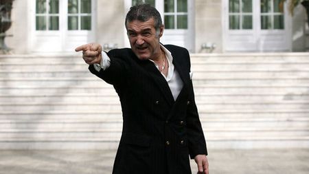 Steaua revine în cărți după ce U Cluj a tras lozul CÃ‚ȘTIGĂ‚TOR la Comisii:** "Este cea mai dreaptă decizie!" U Cluj - CFR se rejoacă: reacția lui Gigi Becali