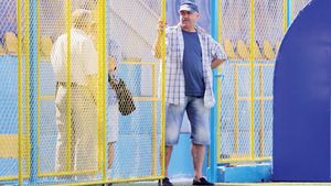 Scene uluitoare în fotbalul românesc. **Un patron de club a fost arestat din tufișuri! VIDEO IREAL