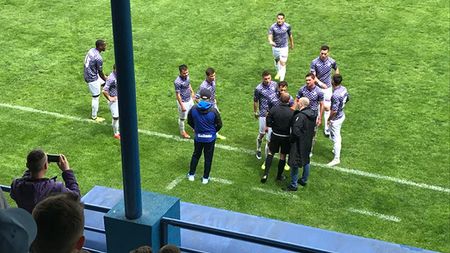 Scandalul uriaș de la ACS Poli - U Cluj continuă! Președintele bănățenilor acuză că s-au întâmplat lucruri necurate. Ce a văzut de pe margine: "Îl cheamă pe central și-i spune: 'Dă-i roșu lu'' ăla, să-l scoți!'. Nu mi-a venit să cred. Tușierul vorbea cu Lobonț cu mâna la gură, să nu se vadă ce-și spun"