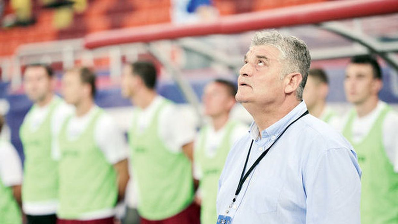 Ando, conștient că poate fi demis:** "E simplu: nu am rezultate, plec"