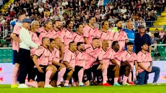 Dorin Goian, alături de mari vedete ale fotbalului mondial, la meciul caritabil organizat de Fabrizio Miccoli. ”Am depănat amintiri, ne-am distrat. A fost o onoare să fiu pe teren”