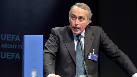 Italia, Franța și Turcia se bat pentru organizarea CE 2016