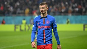 Gigi Becali a pus doi fotbaliști importanți în fruntea listei negre de la FCSB: „Nu corespund”. Îl forțează pe Florin Tănase