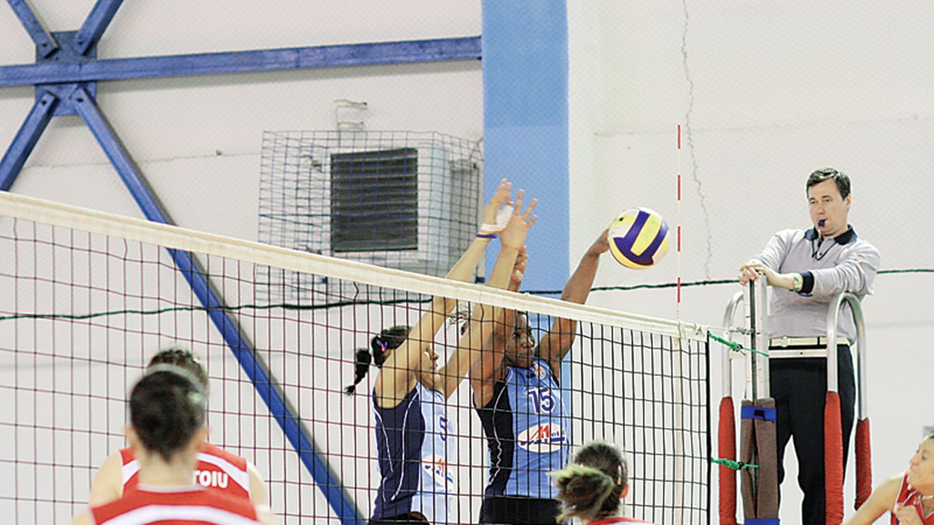 Metal Galați, cu titlul pe masă