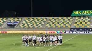 Larnaca galbenă: 5.000 de români sunt așteptați diseară în tribune, la Cipru - România! Fanii naționalei lui Mircea Lucescu au luat cu asalt și sectoarele rezervate gazdelor: „Le suntem recunoscători!”