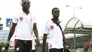 "Câinii" latră în limbi străine. Mulțescu va avea la dispoziție 11 jucători din afara granițelor
