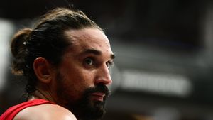 Alexey Shved, cel mai valoros baschetbalist al Rusiei, bătut crunt în plină stradă de 5 tineri! Au vrut să îl omoare, dar a fost salvat în ultima clipă: „Doar Dumnezeu l-a ajutat să supraviețuiască” | VIDEO