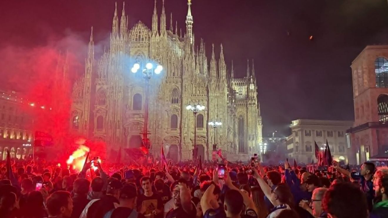 Oraşul Milano, paralizat de succesul echipei lui Cristi Chivu! Zeci de mii de fani au sărbătorit pe străzi: imaginile momentului