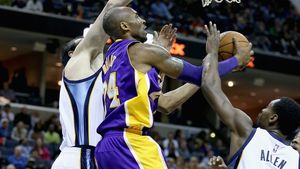 Sezon încheiat pentru Kobe Bryant. "Black Mamba" va fi indisponibil nouă luni