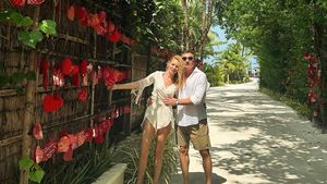 Cristi Borcea o răsfață total pe Valentina Pelinel! Milionarul a dus-o într-o nouă vacanță de lux, în doi, fără copii