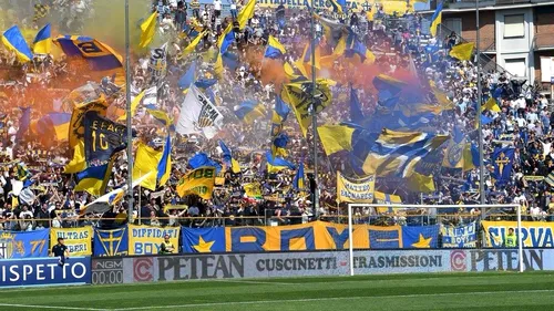 Parma a revenit după 3 ani în Serie A, dar e la un pas de dezastru! Federația cere retrogradarea echipei din cauza unui blat pus la cale pe WhatsApp. Un alt club din prima ligă riscă să fie exclus pentru fraudă. Crotone și Palermo au șanse mari să le înlocuiască