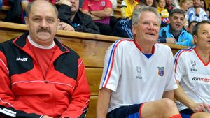 Cine l-a ajutat financiar pe Viorel Turcu pentru a-și procura proteze pentru ambele picioare. Stângul i-a fost amputat în 2008, dreptul în 2011