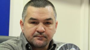 Leonard Doroftei s-a făcut chelner în propriul pub: "Îmi place la nebunie să servesc la mese. Cred că am fost ospătar într-o viață anterioară"