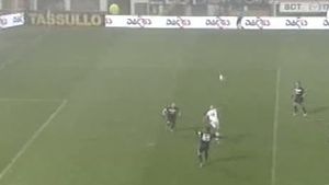 Pancu a dat golul anului și l-a "terminat" pe MM!** "E fenomenal! Execuție incredibilă!" VIDEO Vezi reușita de senzație