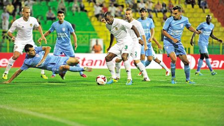 Managerul Stelei, acuzat că minte: "Stoica nu l-a vrut pe Varela"