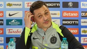 Turcii îl îmbracă în aur pe Mirel Rădoi! Suma uriașă pe care o plătește Gazientep pentru a-l „fura” de la FCSB