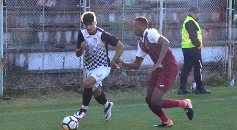 Unirea Alba Iulia refuză să-și dea pe gratis golgheterul în Liga 2.** Jucătorul e disperat: 