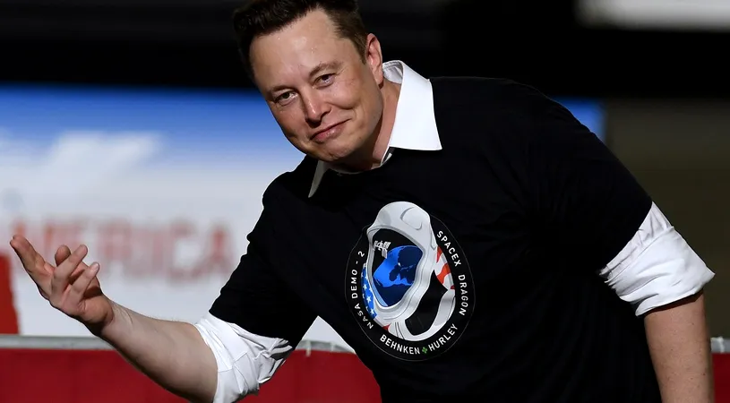 Nebunie în Anglia! Elon Musk a făcut un anunț incredibil: „Cumpăr Manchester United!”