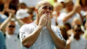 Năstase îl atacă dur pe Agassi: "I-aș retrage trofeele". Conflictul dintre cei doi, pornit de american: "Îmi vine să-i dau una în nas românului ăsta mare și prost"