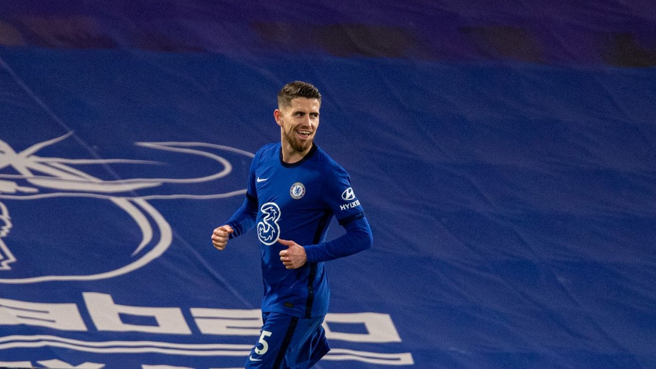 Roman Abramovich nu vrea să le lase pe AC Milan și Juventus să-l „fure” pe Jorginho! I-a fixat un preț uriaș și îi pregătește un nou contract