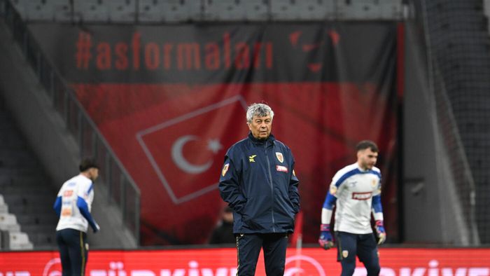 OFICIAL. Mircea Lucescu a decis echipa de start pentru Turcia - România! Lovitură teribilă pentru Montella