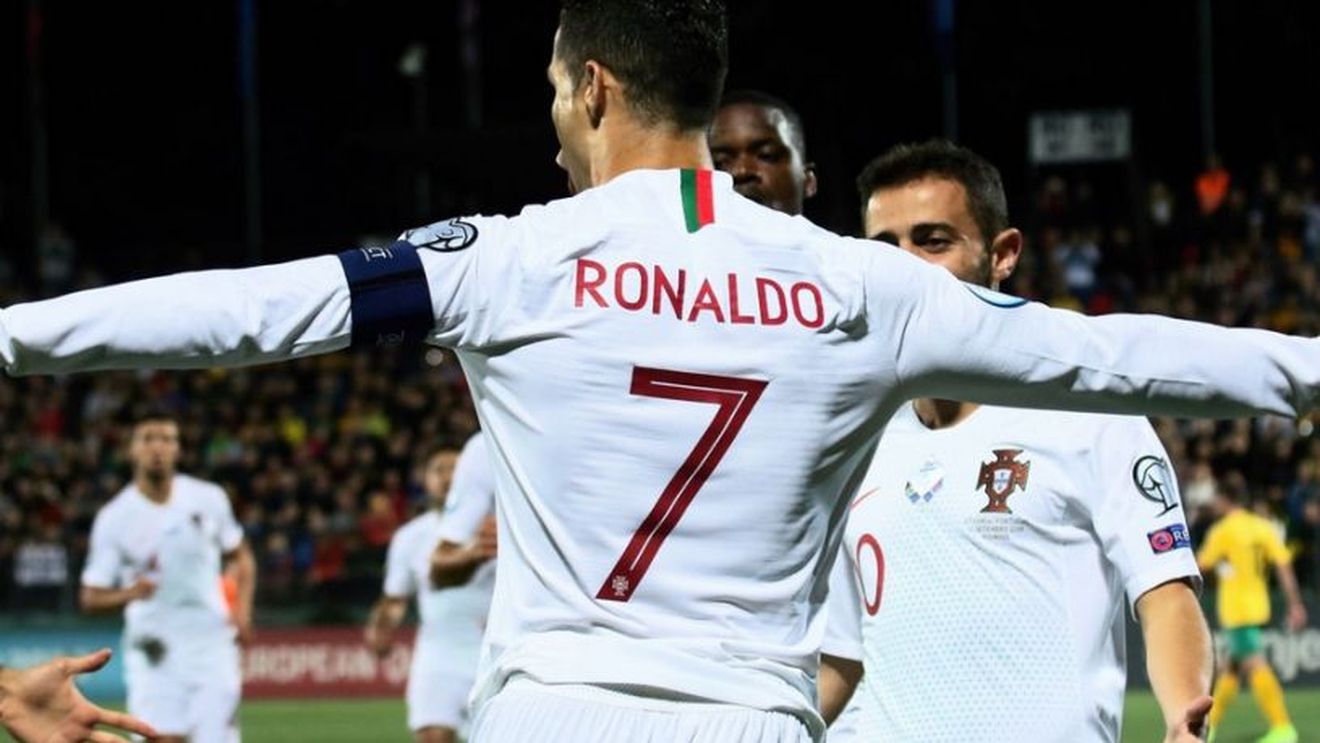 Cristiano Ronaldo a intrat în istorie! Portugalia a distrus Lituania, în preliminariile Euro 2020. Patru goluri pentru vedeta lusitanilor