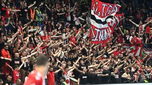 Dinamo vrea să joace cu casa închisă trei meciuri „de foc” într-o singură săptămână! Planul „câinilor”, câte bilete s-au dat la derby-ul cu FCSB și prima mare partidă care se va disputa cu tribunele pline | EXCLUSIV