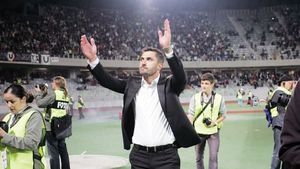 Niculescu, în lojă?** Atacantului i s-a propus o funcție în conducerea lui "U": "O să aveți o surpriză plăcută"