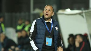 Costel Enache, savuros la conferința de presă: "Știți de când nu a mai marcat CFR trei goluri?". Răspunsul genial dat de antrenorul Astrei