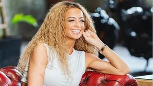 „Mi s-a rupt bluza”. Ce a văzut o lume întreagă după ce prezentatoarea TV s-a întins prea tare