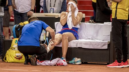 Diagnosticul primit de Irina Begu după examenul RMN. EXCLUSIV | Ultimele noutăți despre starea de sănătate a jucătoarei noastre, accidentată în timpul semifinalei Fed Cup cu Franța, de la Rouen