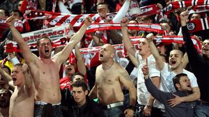 Scandal pe bilete la Steaua - Dinamo!** Negoiță: "Dacă veneau 12.500 de dinamoviști, probabil că ceilalți nu se mai auzeau!" VEZI reacția lui Gigi Becali: