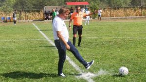 Momente speciale pentru Gică Hagi. S-a întors în locul unde a început fotbalul. „Emoții, foarte multe amintiri, o reîntâlnire dragă”