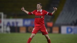 Rotariu a uitat deja golul superb marcat cu ASA: "Trebuie să ne revenim pentru meciul cu Steaua! Vrem să jucăm finala!"