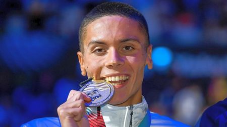 Secretele pregătirii lui David Popovici, campionul mondial la 200 de metri liber! „Părinții lui îl plăteau pentru a-l avea în staff” + „Și-a umilit adversarii. Le-a dat «pogonul»” | EXCLUSIV