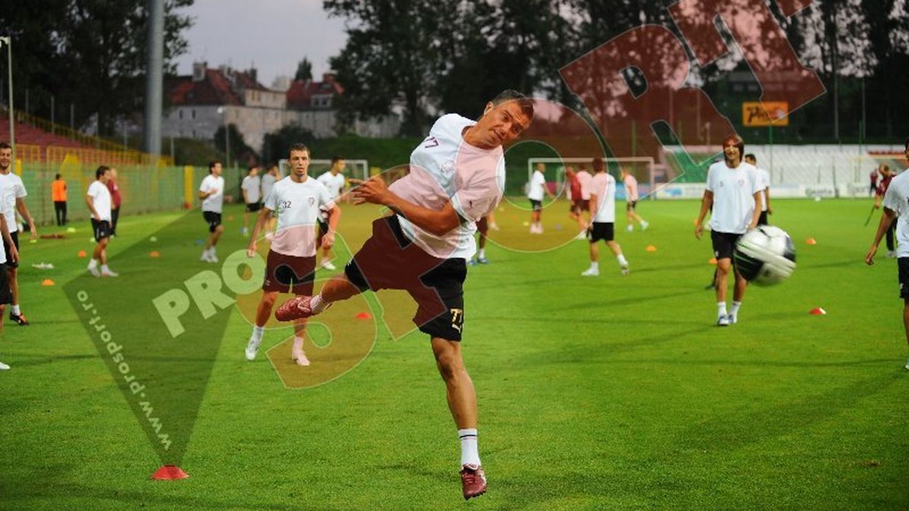 "Play-off-ul e pentru cei care joacă fotbal!"** FOTO Antrenamentul oficial al Rapidului în Polonia!
