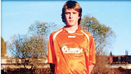 FOTO DE COLECȚIE! Plângea încontinuu la înfrângerile Stelei și și-a împlinit visul la 20 de ani!** Îl recunoști pe puștiul de care râdeau colegii rapidiști și dinamoviști?