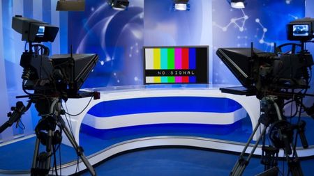 Adio, canal de sport la TVR? Postul public are cea mai săracă ofertă de evenimente sportive după ce a pierdut CM și CE de handbal. În 2018, a primit 100 de milioane de euro bani publici și are al doilea buget după Pro TV. La TVR Sport lucrează 53 de oameni
 