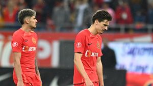 Iosif Rotariu a pus mâna pe telefon și l-a sunat pe Dorin Rotariu, după ce Gigi Becali a făcut iureș: „Să bage capul în pământ!” Cum se simte vedeta de la FCSB | EXCLUSIV