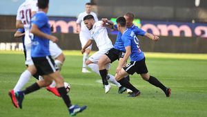 EXCLUSIV | "E un fel de Alibec". Situația fotbalistului dispărut de la CFR în ultimele luni. Reacția conducerii