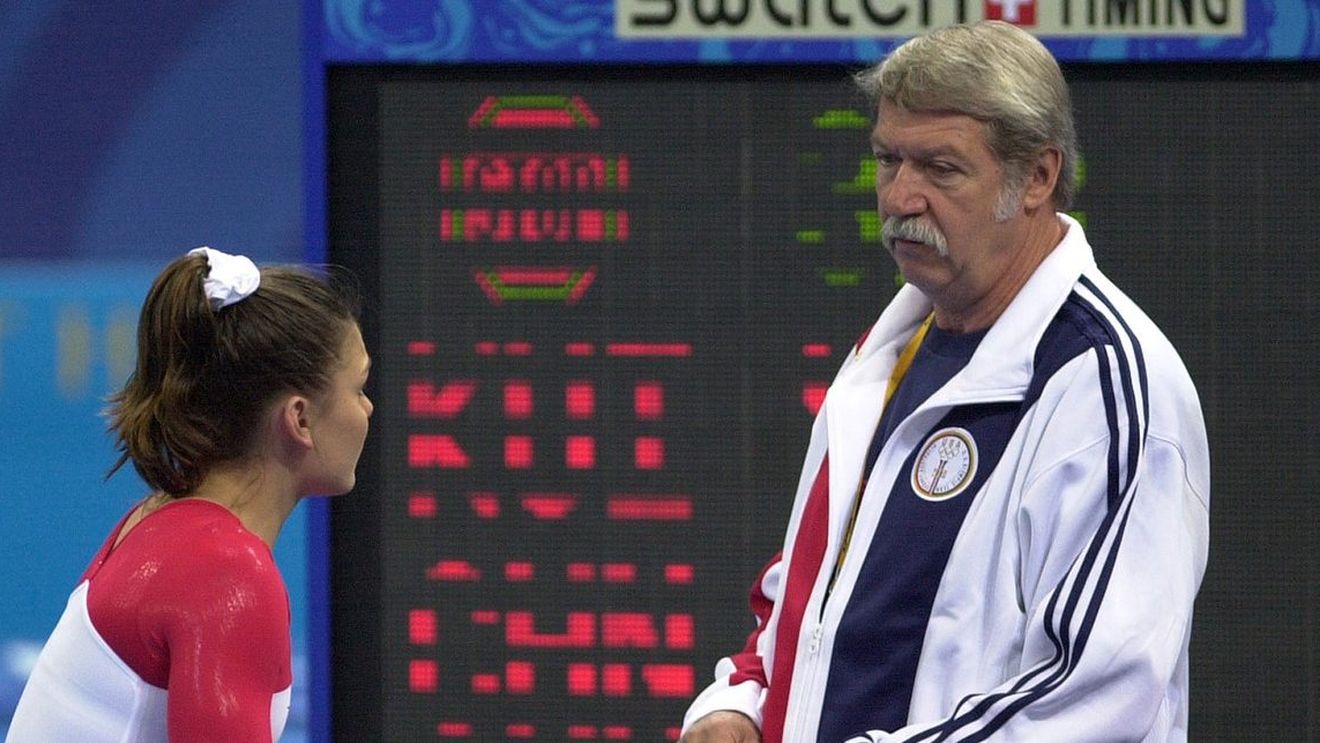 Bela Karoly, acuzat de agresiune sexuală de o gimnastă importantă a României: „Mă aducea în fața oglinzii, mă atingea pe sâni și pe fund, spunându-mi că nu mă va plăcea niciun bărbat”