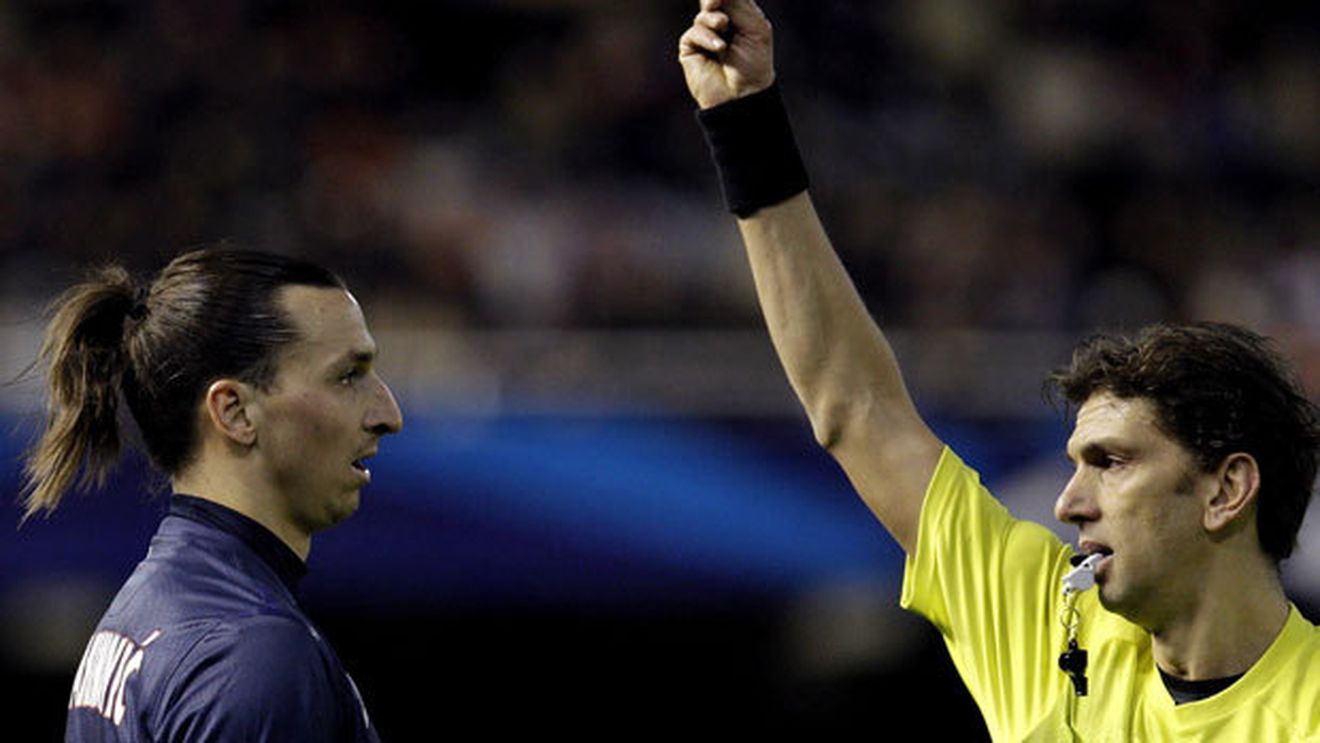 VIDEO Faza care l-a făcut pe "Ibra" să se ceară afară înainte de eliminare!** Suedezul, din nou "victima" unui dribling care probabil l-a făcut să zâmbească